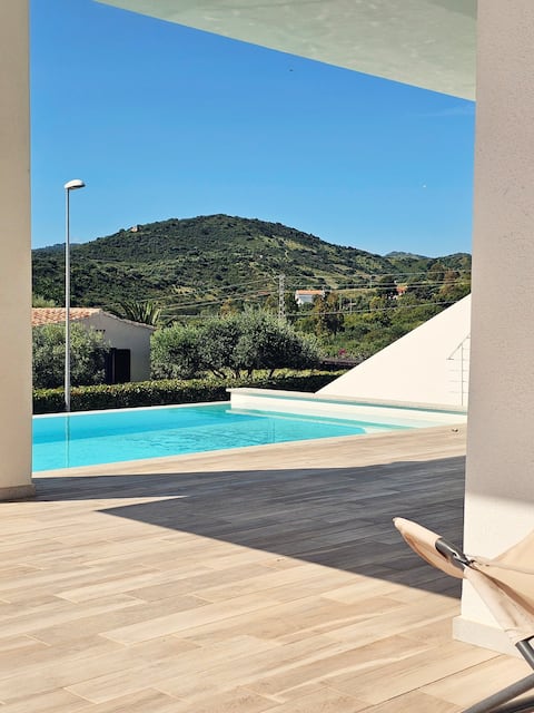 City center villa with pool and sea view