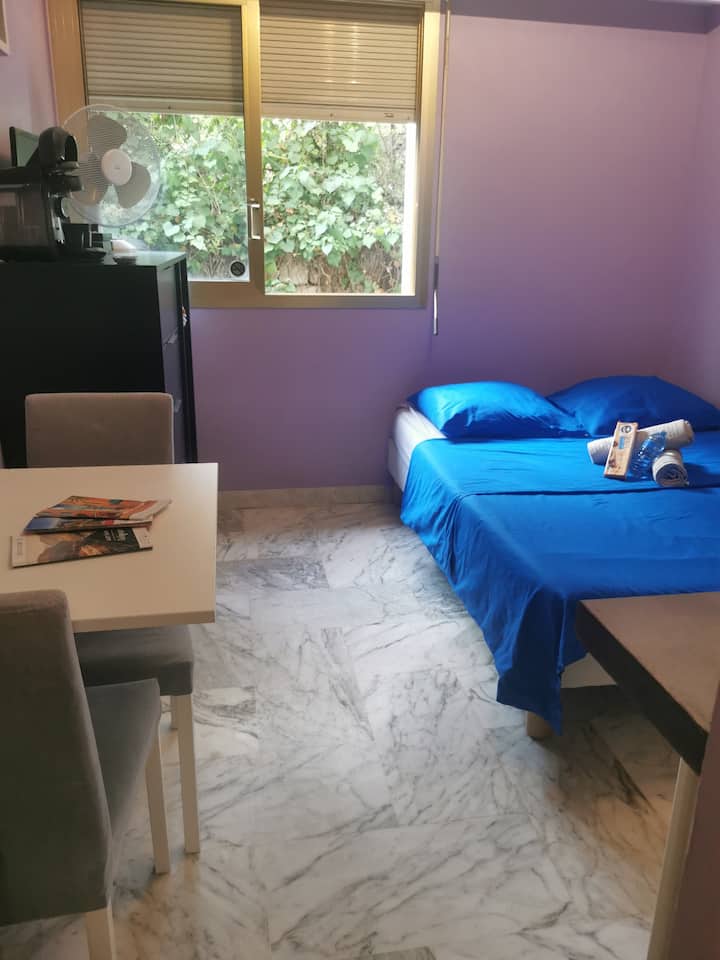 Studio Privé 10 M² – Douche Privée, Wc Palier. - Beaulieu-sur-Mer