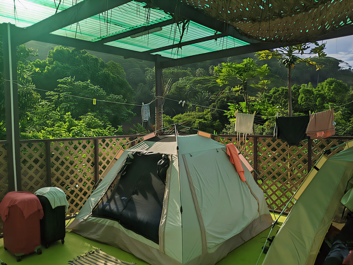Autre tente équipée du Camping Nany