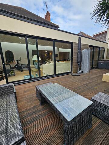 Upscale elegant house Putney gallery image 4