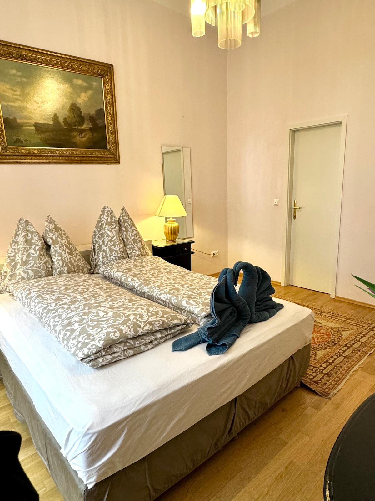 Bedroom 2 image 3