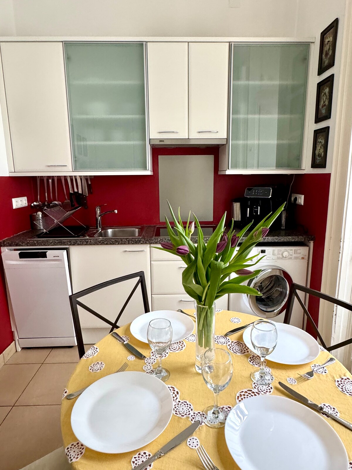 Full kitchen image 2
