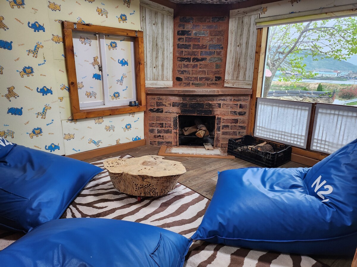 موقد النار ومنطقة شرب الشاي