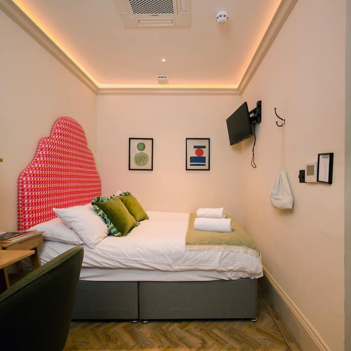 Petite Frugal Notting Hill Studio - London