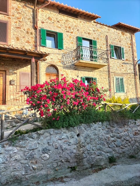 18th-century house. Sea, mountains, spas and a slow pace of life.