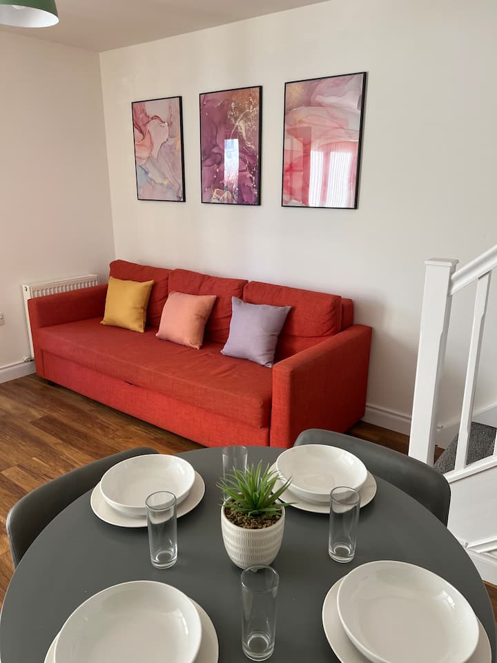 Spacious Modern 1 Bed W/ Parking - Inverness