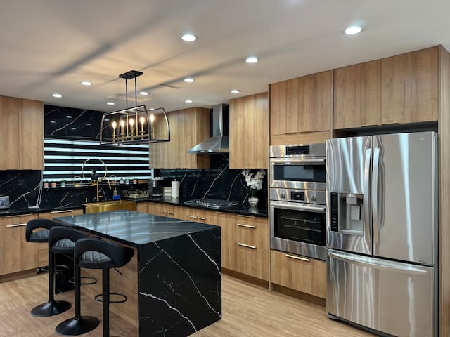 Newly Remodeled-Modern Style.