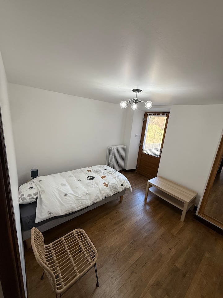 საძინებელი 4