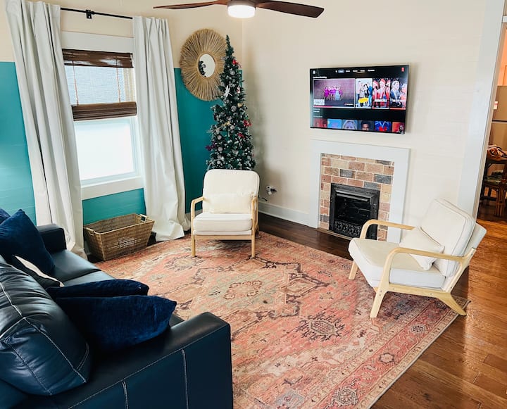 Cozy Downtown Bungalow - Pensacola, FL