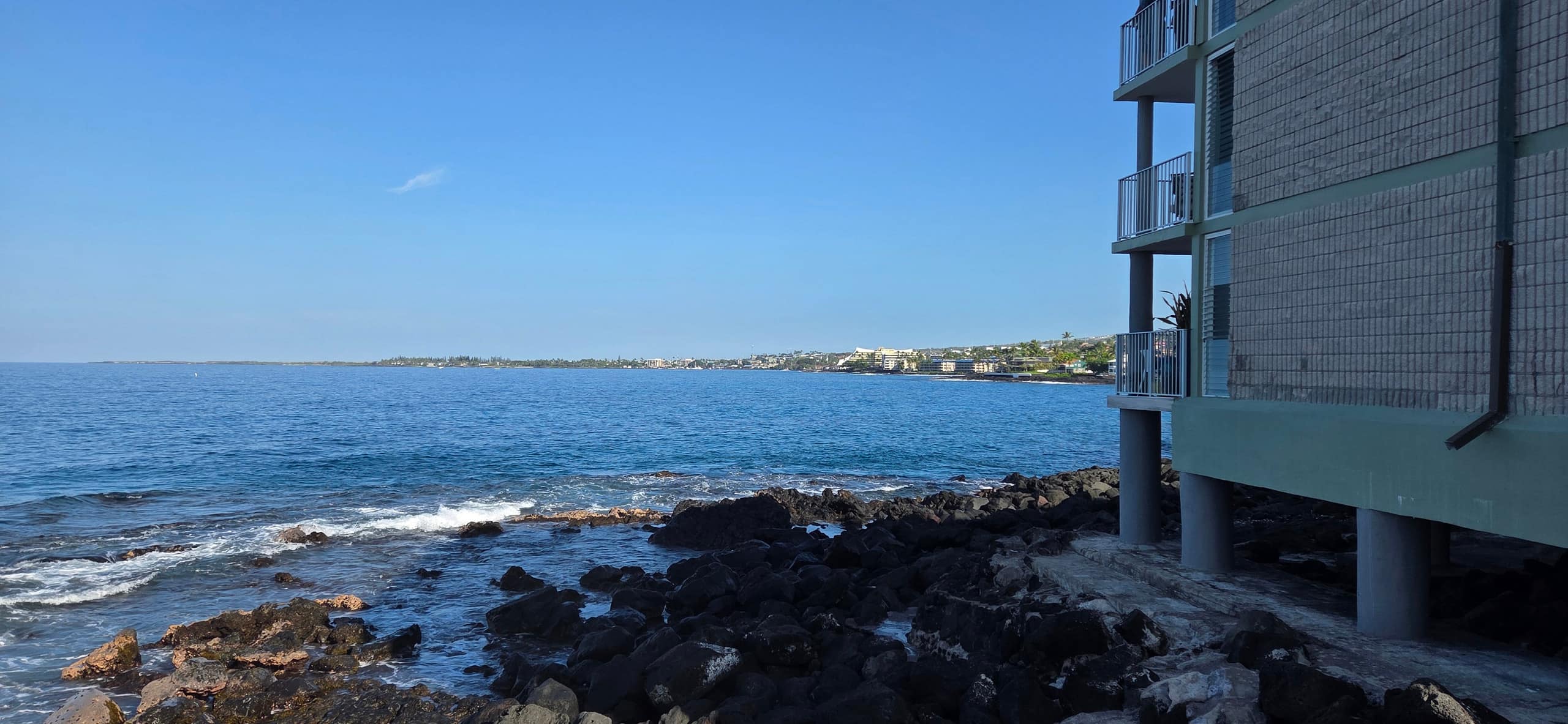 King Bed, Beach Access & Lanai in Heart of Kona - Image 20
