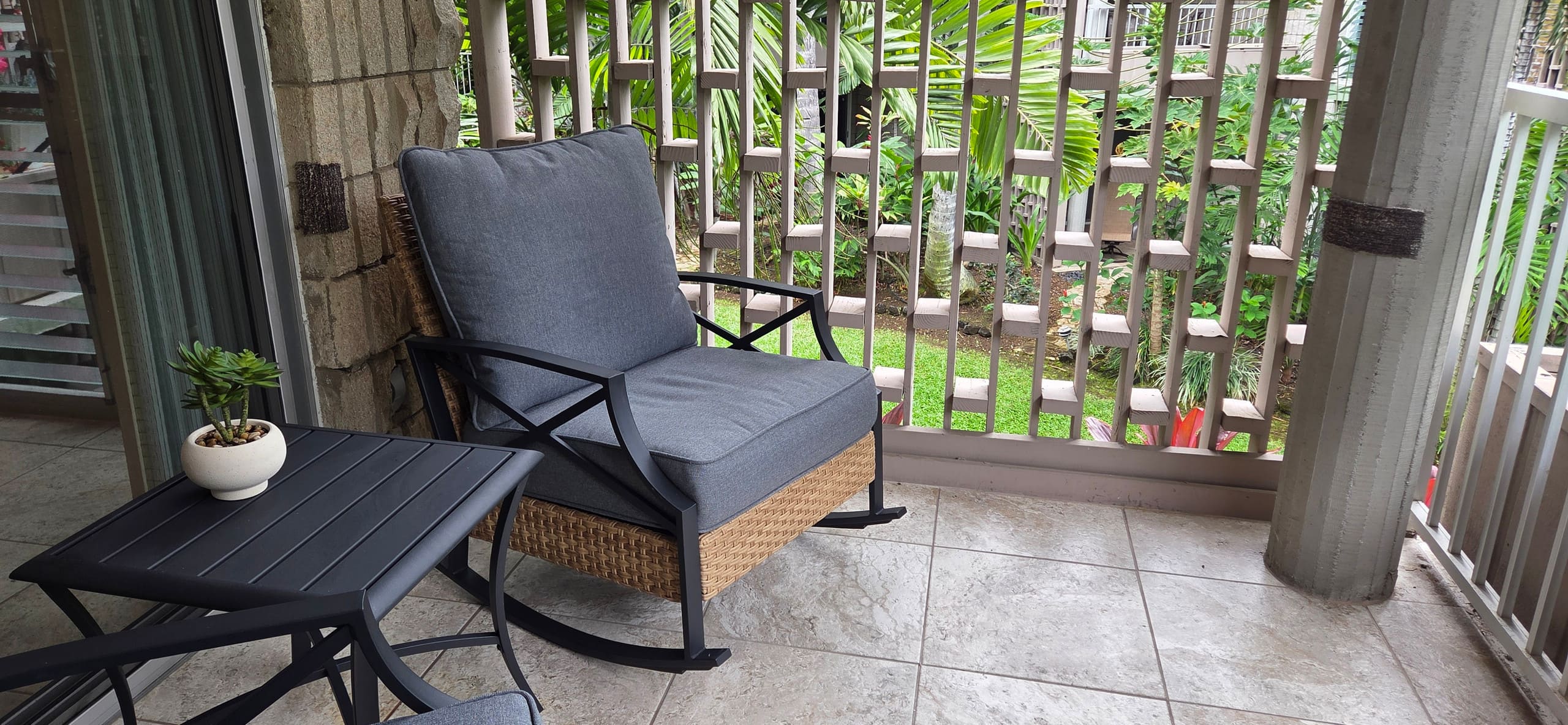 King Bed, Beach Access & Lanai in Heart of Kona - Image 16
