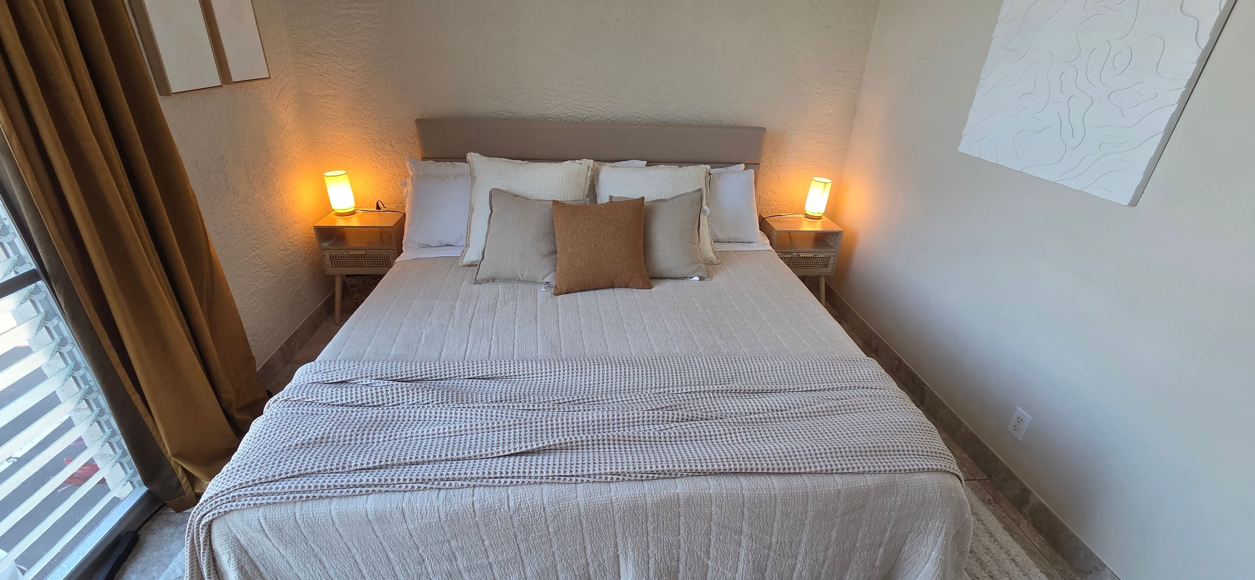 King Bed, Beach Access & Lanai in Heart of Kona - Image 8