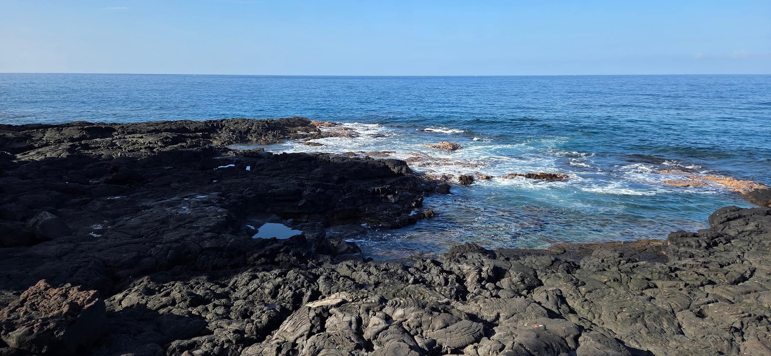 King Bed, Beach Access & Lanai in Heart of Kona - Image 19