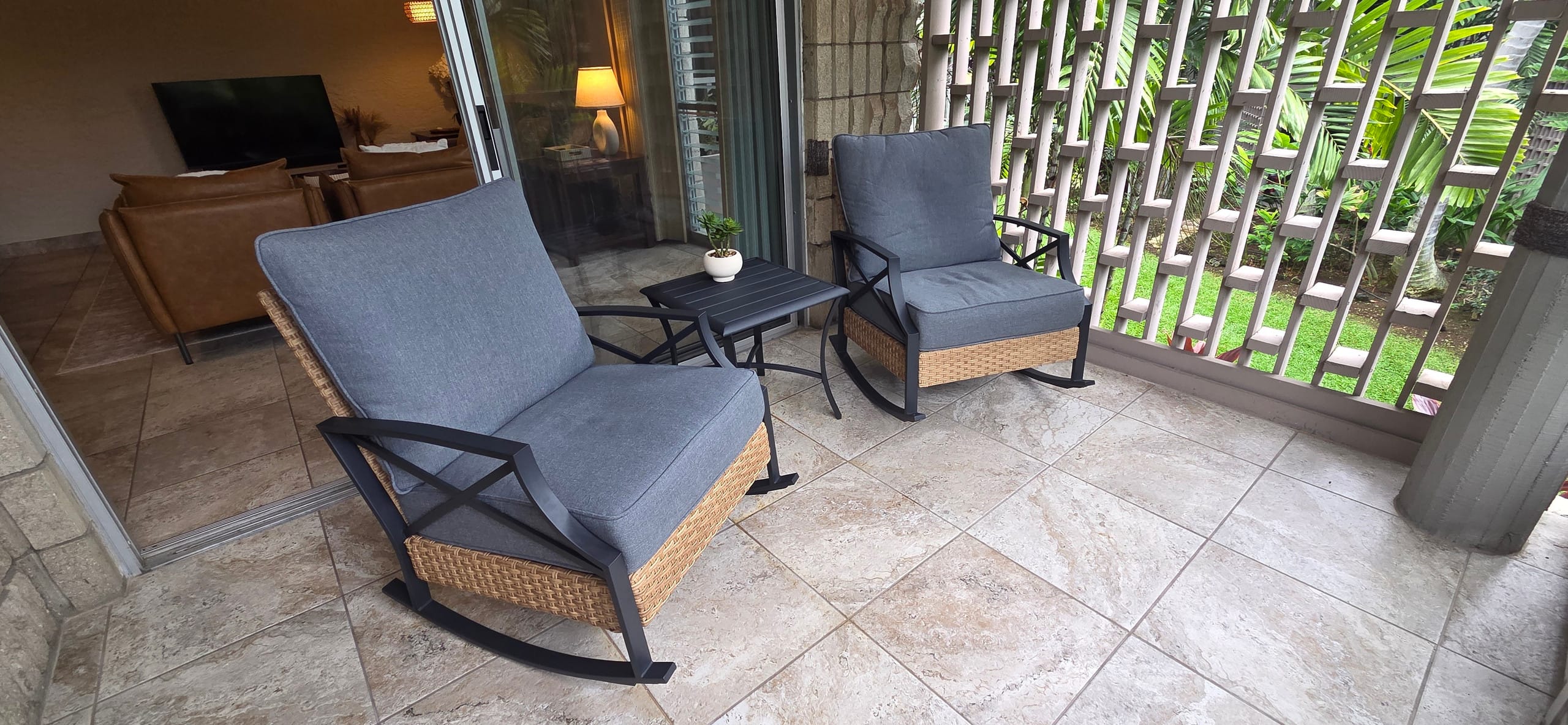 King Bed, Beach Access & Lanai in Heart of Kona - Image 15