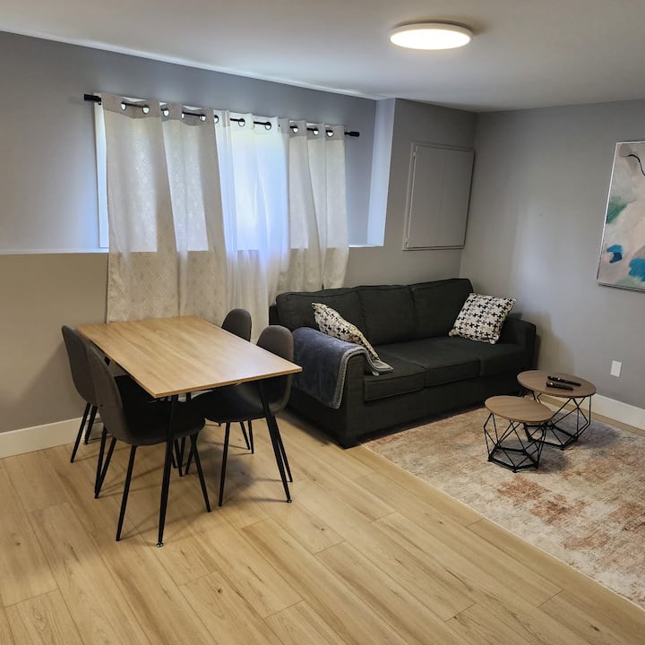 Spacious Two Bedroom Apartment - Paradise