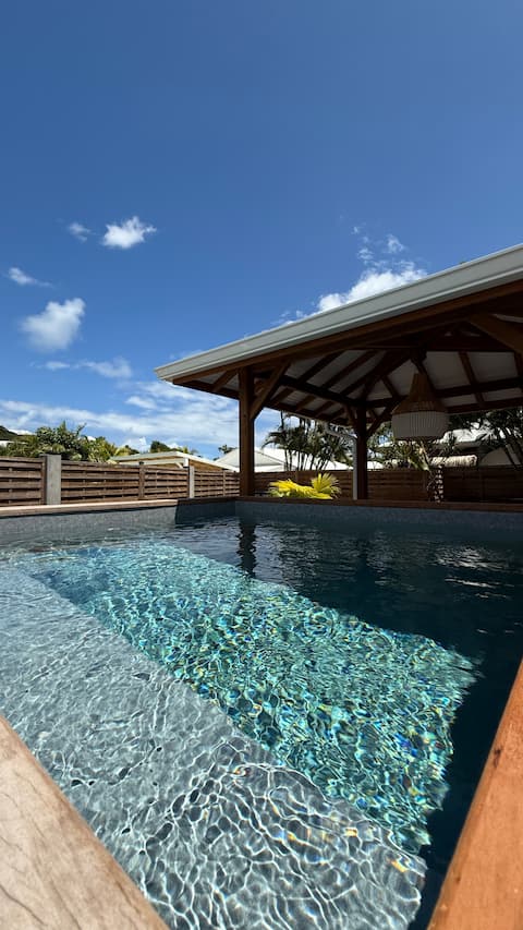Chic&chill cabins with swimming pool 2 steps from the lagoon