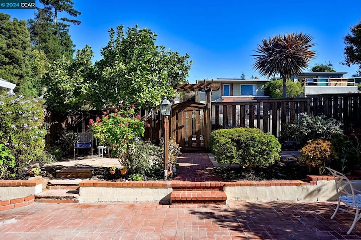 Cozy Suite In Berkeley Hills - Berkeley, CA