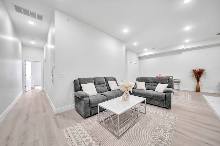 Luxury 2br | Path To Nyc & World Cup - ホウソーン, NJ