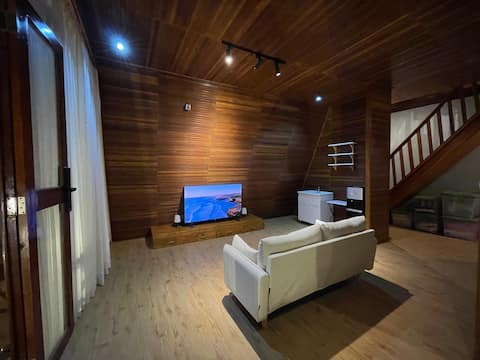 Family Cabin#2 Lake Toba 10Pax