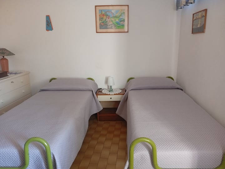 Dhomë gjumi 2