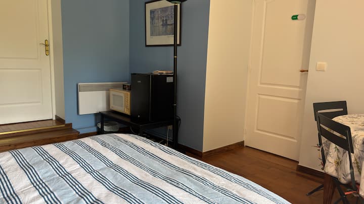 Suite Indépendante Dans Une Maison - Neuville-sur-Saône