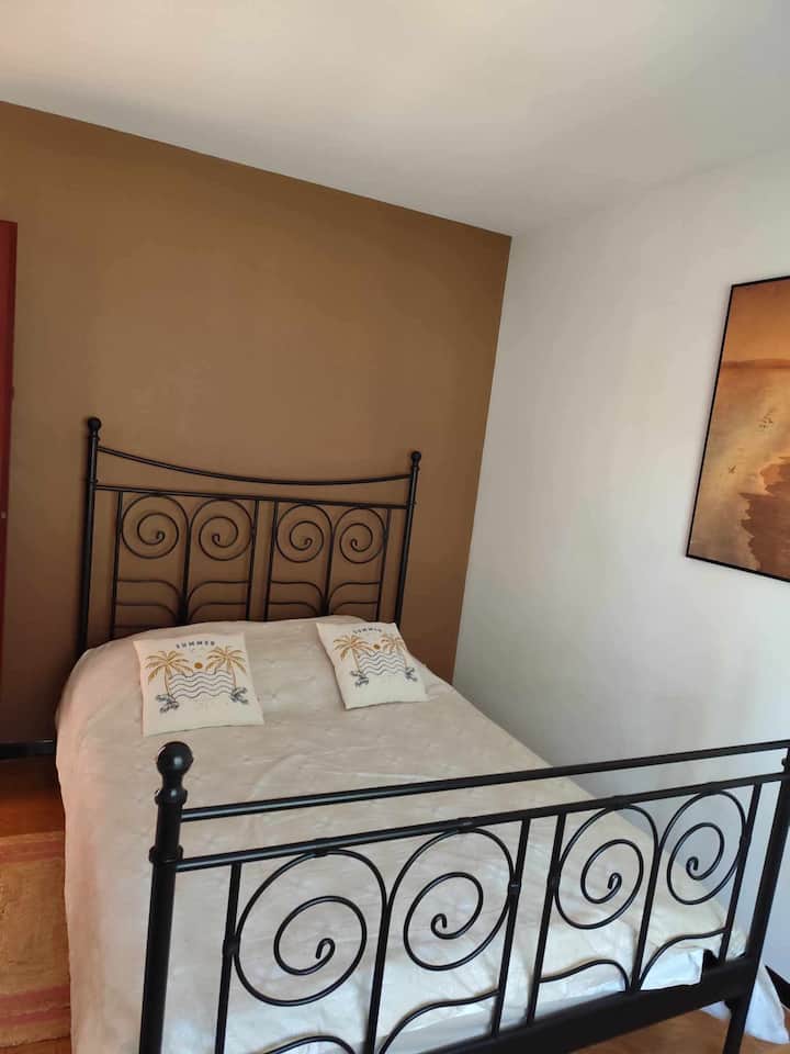 غرفة النوم 2