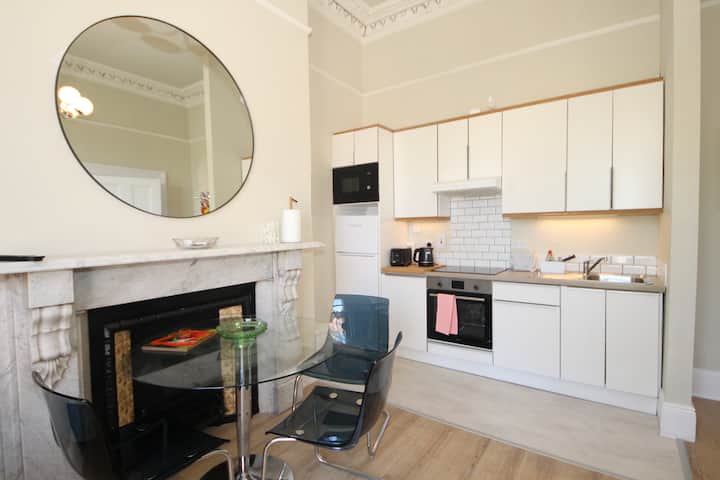 Victorian 2 Bedroom - Dun Laoghaire