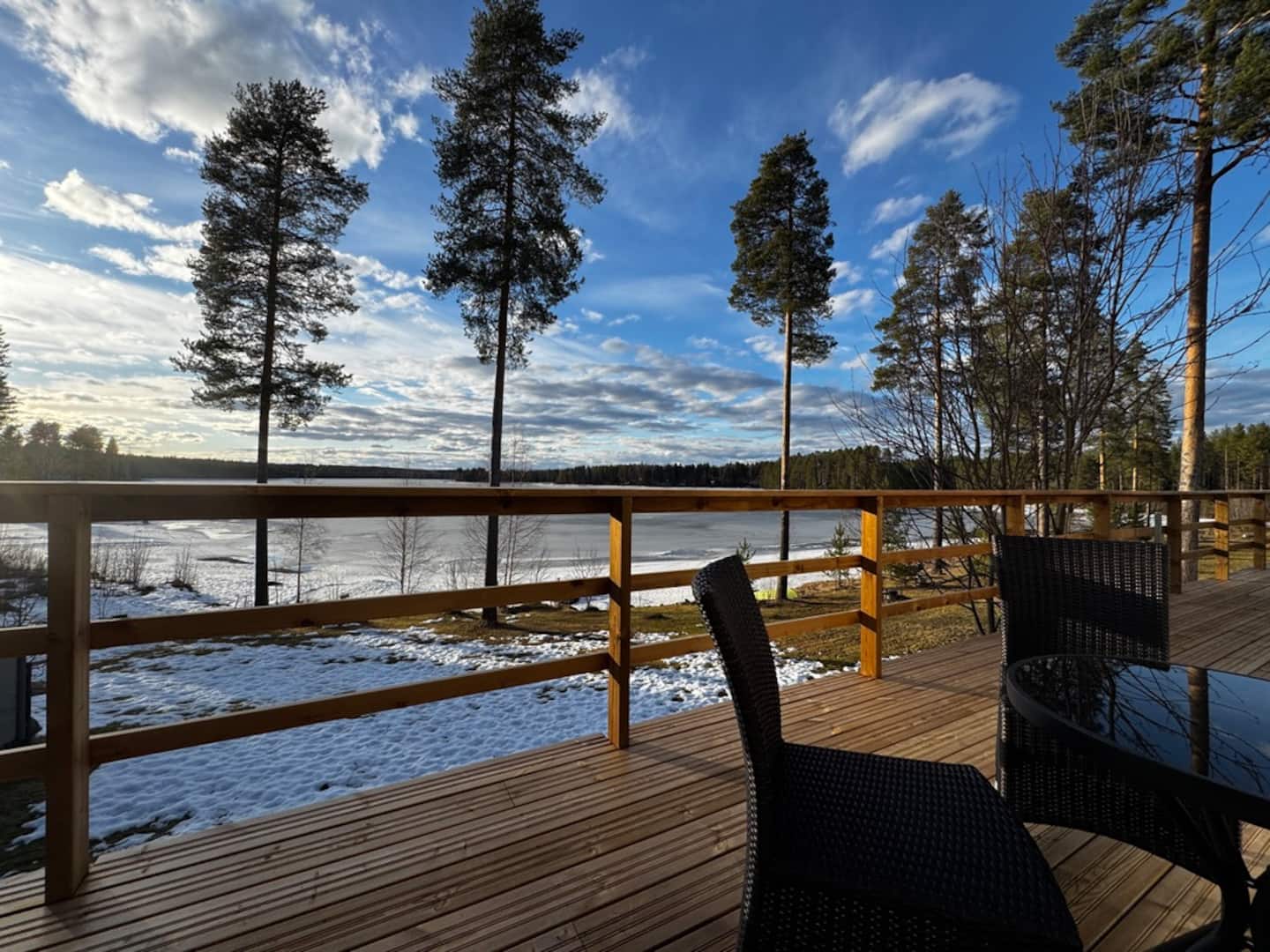 Kaksio Järven Rannalla Kuhmossa (A) 5