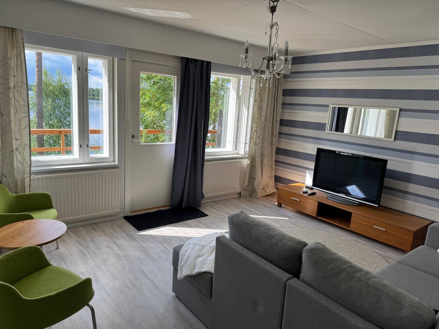 Kaksio Järven Rannalla Kuhmossa (A) 2