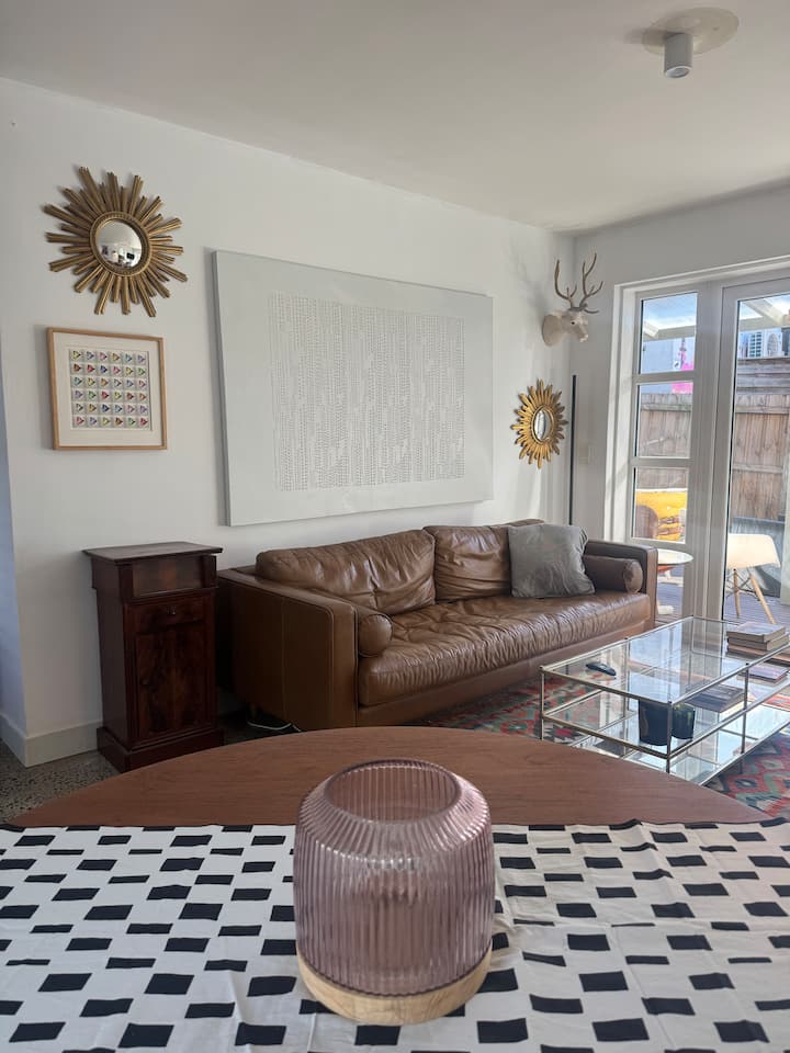“Alfred” 2bdrm St Kilda Beach Getaway