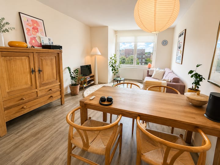 New: Spacious Two Bedroom Apartment + Balcony! - Amsterdam