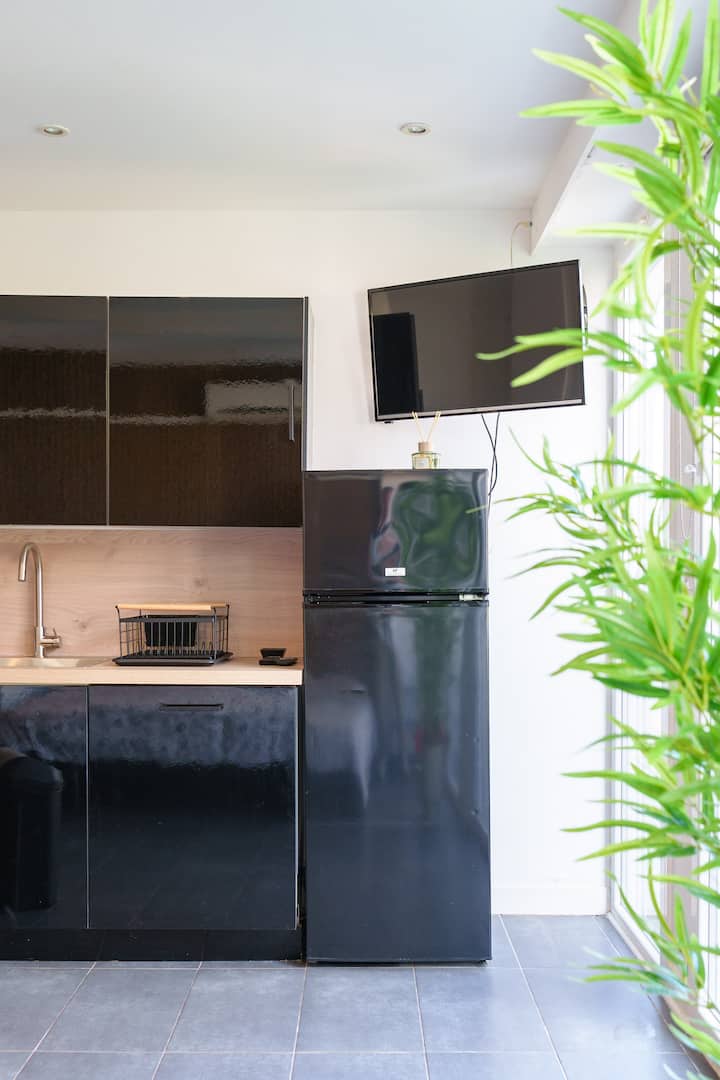 Studio Lumineux Avec Terrasse Vue Mer - Antibes
