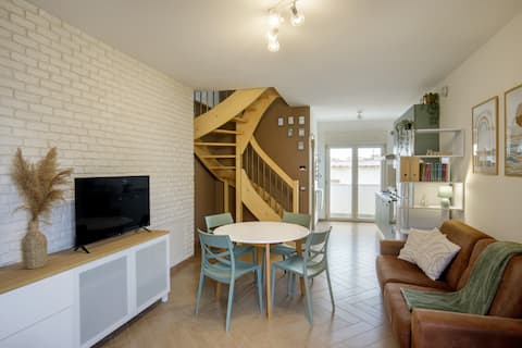 Popular Airbnb listing: Relax House, 100m from the Sea, near to Airport in Fiumicino