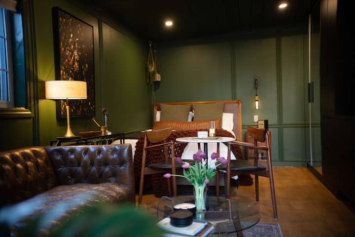 New Slytherin Studio - Dogs Ok! - Beverly Hills, CA