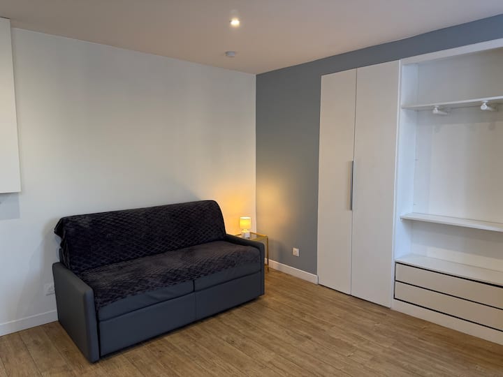 Beau Studio + Parking Sur Réservation - Aubervilliers