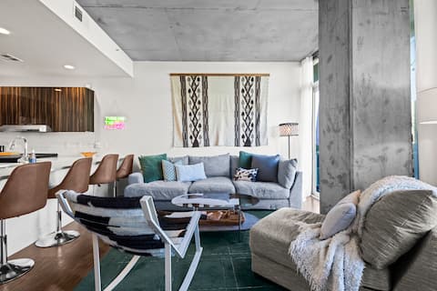 Top performing Airbnb: Walkable Downtown Denver Apt in Civic Center