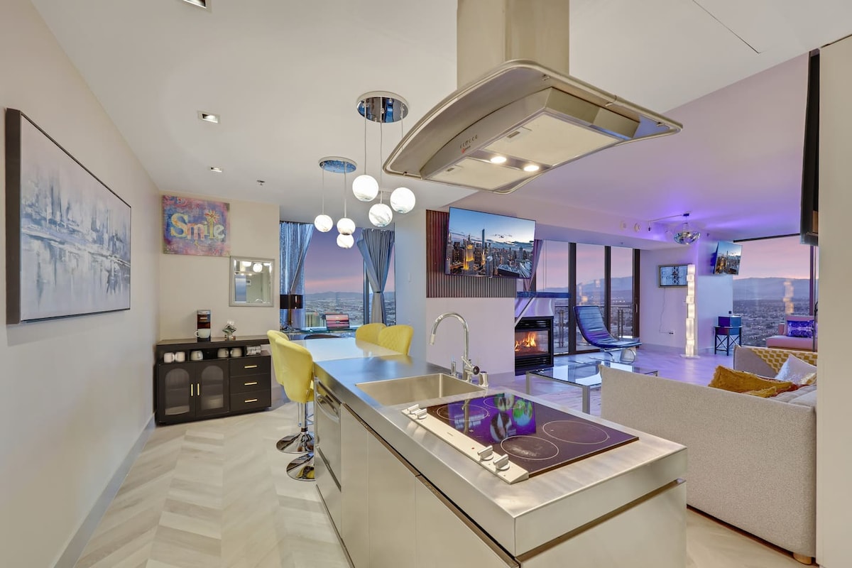 51 FLR 1BR Suite, Strip View, Pool table, Sleeps 6