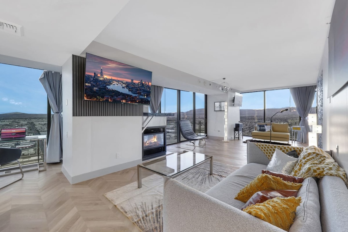 51 FLR 1BR Suite, Strip View, Pool table, Sleeps 6