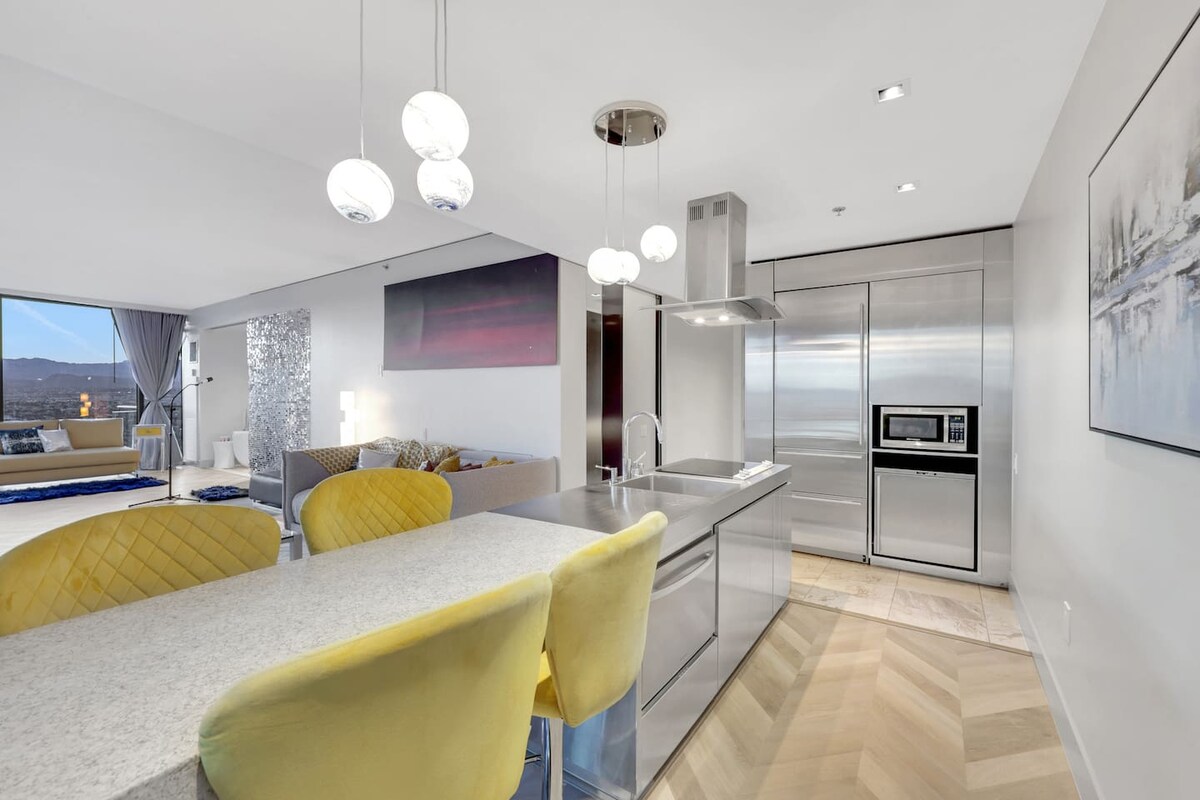 51 FLR 1BR Suite, Strip View, Pool table, Sleeps 6