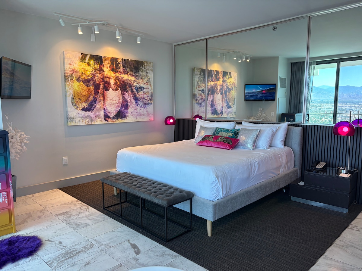 51 FLR 1BR Suite, Strip View, Pool table, Sleeps 6