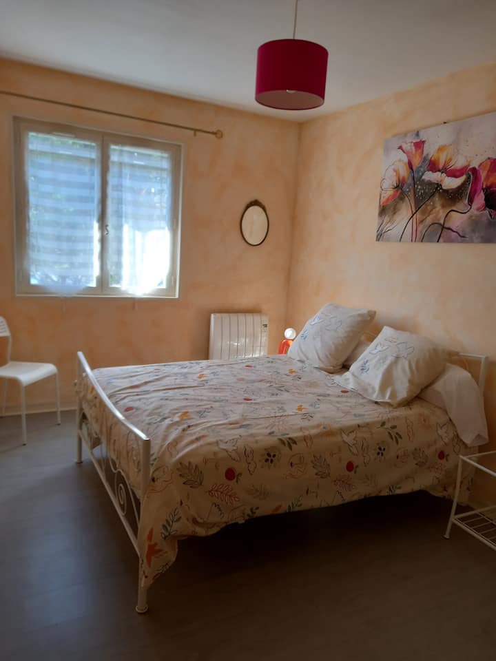 หน้าต่างพร้อมมุ้งกันยุง 