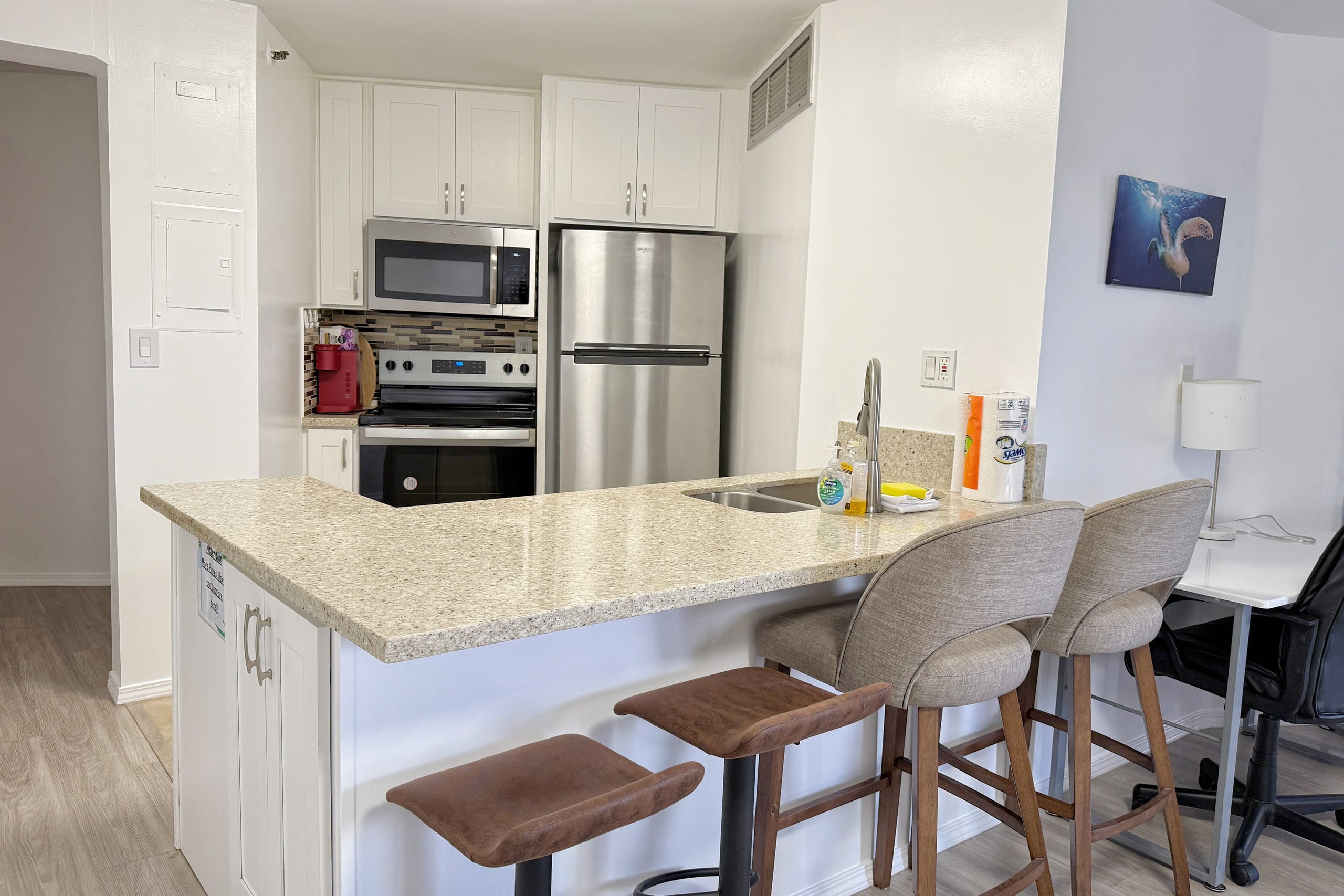 1BR Downtown Spacious w/Parking - Image 6