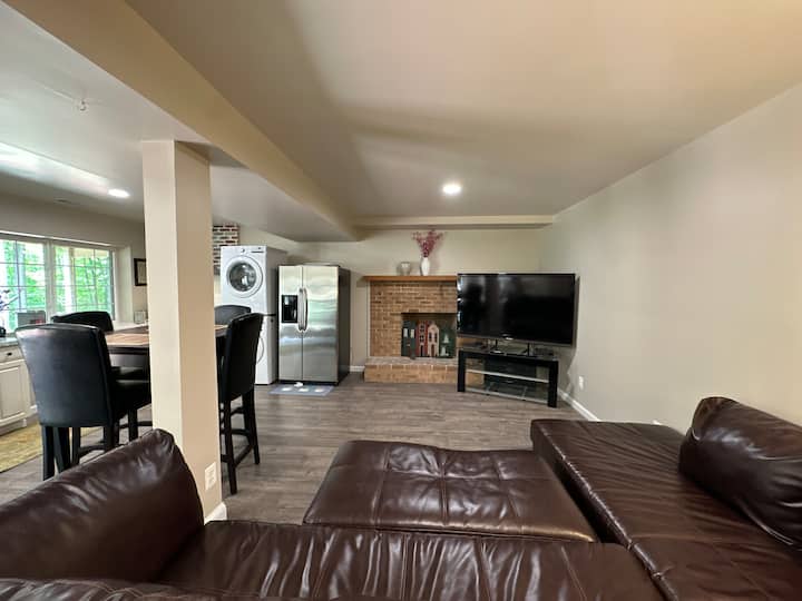 Scenic Views Home Basement Apt - Clifton, Va - Burke, VA