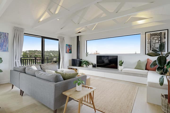 Sun-drenched Stunner | 2 Mins To Oneroa Beach - Waiheke Island