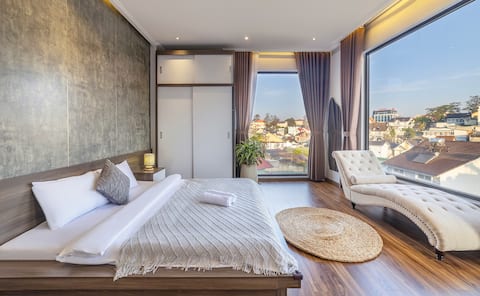 L’Ciel Villas- 7 rooms, city view, and BBQ garden