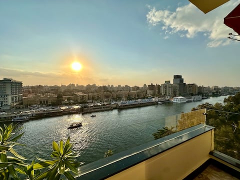 Beyond The Greens/ Nile View Zamalek Loft
