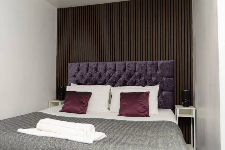 Hot Tub & Pool Table Garden Stay gallery image 5