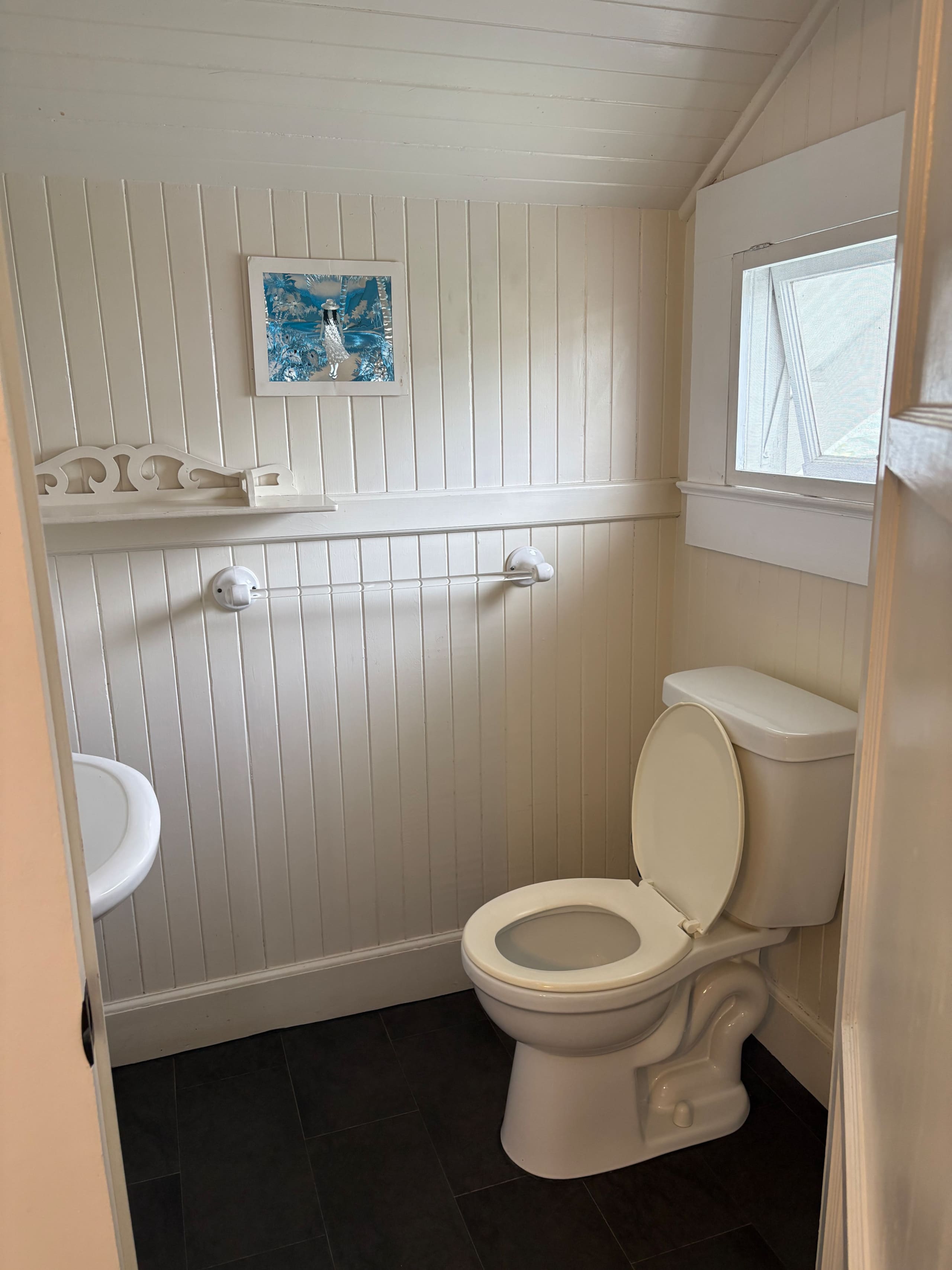 Home in Hilo · ★4.7 · 1 bedroom · 1 bed · 2.5 private baths - Image 5