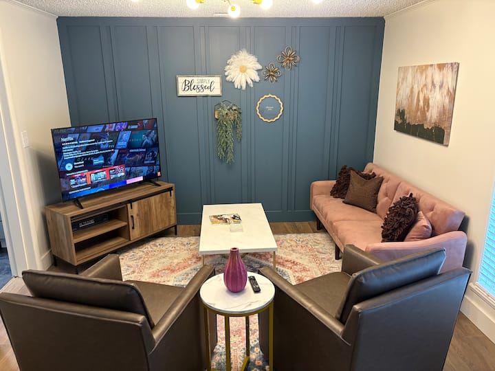 Cozystay By Downtown Bloomington - Bloomington, IN