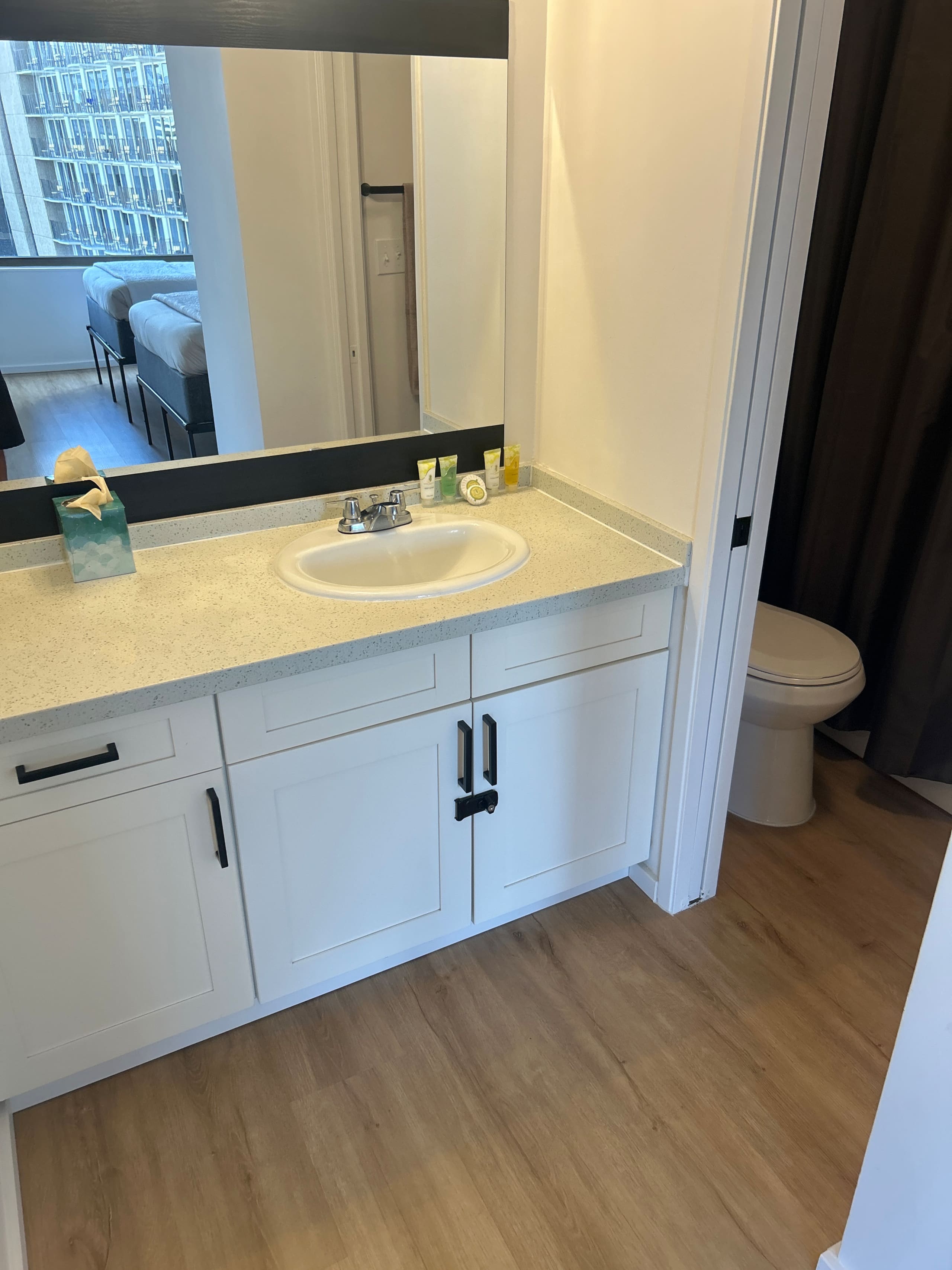 Condo in Honolulu · ★4.91 · 1 bedroom · 2 beds · 1 private bath - Image 15